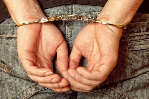 வவுனியாவில் மாட்டை திருடி சென்ற இருவர் மக்களால் மடக்கி பிடிப்பு | Two People Stole Cow In Vavuniya