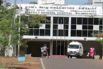 கிளிநொச்சி வைத்தியசாலைக்குள் இன்றுமாலை இடம்பெற்ற பயங்கரம் - சத்திரசிகிச்சை கூட வாயிலில் நின்றவருக்கு வாள்வெட்டு