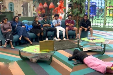 சாஷ்டாங்கமாய் விழுந்து மன்னிப்பு கேட்ட பூர்ணிமா... நெகிழ்ச்சியில் சக போட்டியாளர்கள்