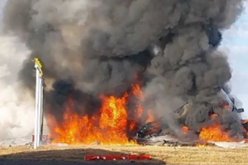 170 பேர் பலி; ஆனால் விமான விபத்தில் தப்பித்த 2 பேர்.. எங்கே உட்காந்திருந்தார்கள்?