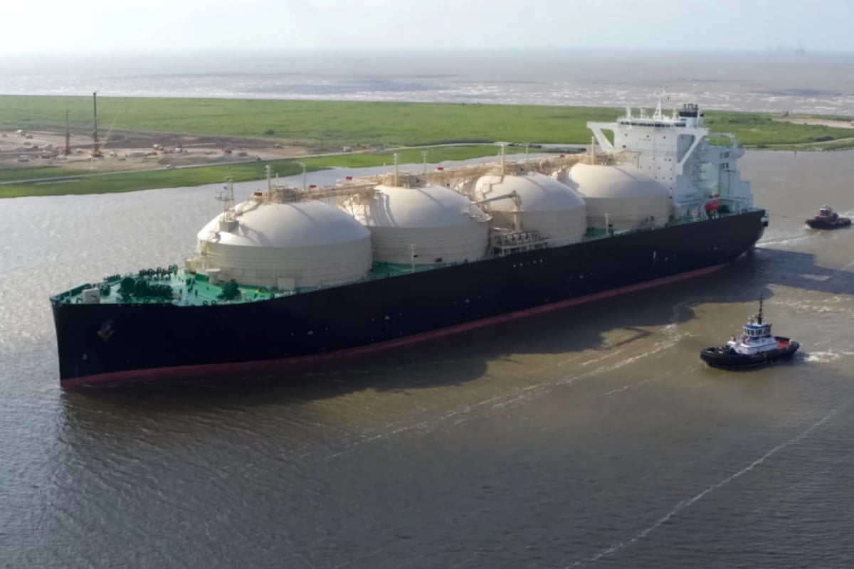 இலங்கைக்கு பெருந்தொகை எரிவாயுவை ஏற்றிய கப்பல் இன்று வருகை | Ship With 3900 Metric Tons Of Gas Arrives Today இலங்கைக்கு பெருந்தொகை எரிவாயுவை ஏற்றிய கப்பல் இன்று வருகை | Ship With 3900 Metric Tons Of Gas Arrives Today