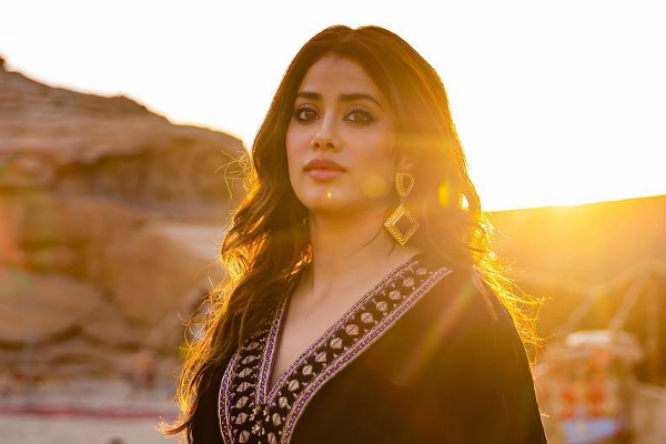 சென்னை வந்த ஜான்வி.. இங்கே நடிப்பது பற்றி என்ன கூறி இருக்கிறார்பாருங்க | Janhvi Kaooor Wants To Act In South Film