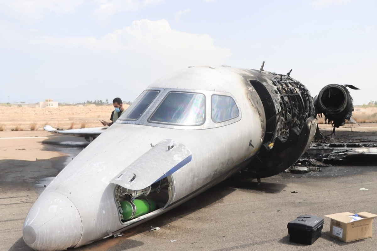 துருக்கியில் தரையிறங்கும்போது ஜெட் விமானம் விபத்து | Jet Crashes While Landing In Turkey Istanbul