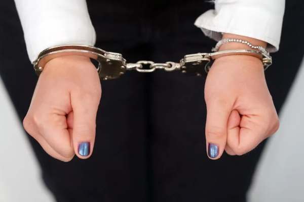 கணவர் மருத்துவமனையில் ; போலி கையொப்பம் வைத்து மோசடியில் ஈடுபட்ட மனைவி | Wife Commits Fraud By Using Forged Signature கணவர் மருத்துவமனையில் ; போலி கையொப்பம் வைத்து மோசடியில் ஈடுபட்ட மனைவி | Wife Commits Fraud By Using Forged Signature