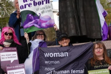 பெண் என்ற வரையறை குறித்து பிரிட்டன் நீதிமன்றம் வழங்கிய தீர்ப்பு