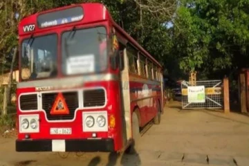 நடுவீதியில் திடீரென கழன்று ஓடிய பேருந்து சில்லு! சாரதியின் சாதுரியத்தால் காப்பாற்றப்பட்ட பயணிகள்