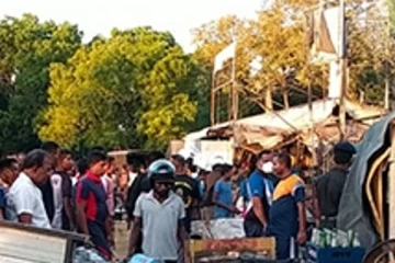 හදිසියේම වෙළඳසැල් පෙළක ගින්නක් - වෙළදසැල් සම්පූර්ණයෙන්ම විනාශ වෙයි