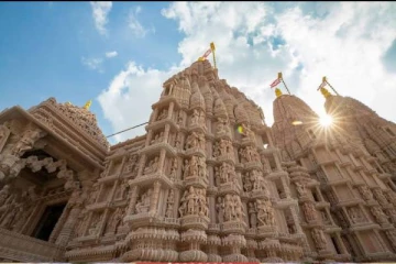 அபுதாபியில் திறக்கப்படும் முதல் இந்து கோயில்.., பிரம்மிக்கவைக்கும் புகைப்படங்கள்