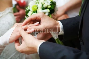 ගිනස් පොතට එක් වූ අපූරු විවාහය ..