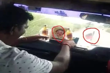 முதலமைச்சர் படம் முன்பு மது பாட்டிலுடன் பாட்டு பாடிய திமுக கவுன்சிலர் : வைரலாகும் புகைப்படம்