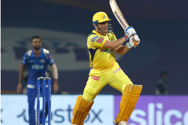 கடைசி பந்தில் தோனி அடித்த ரன்! துள்ளிக் குதித்த பிரபல நடிகர்.. தீயாய் பரவும் காட்சி | Soori Enjoying Cricket Dhoni In Tamil