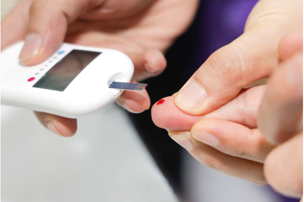 நீரிழிவு நோயாளிகளுக்கு முடி உதிர்வு நாளுக்கு நாள் அதிகரிக்கும்...ஏன் தெரியுமா? தவிர்ப்பது எப்படி? | Diabetes Hair Loss