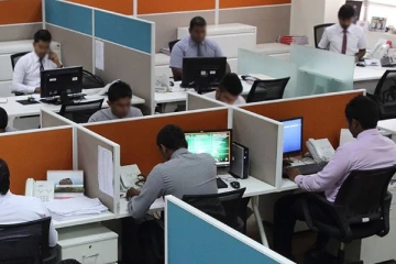 පෞද්ගලික අංශයේ සේවකයින්ටත් රජය විසින් කරන්න යන දේ මෙන්න!!! සුබදායක ආරංචිය මෙන්න..