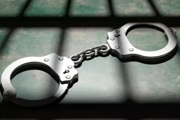 போதைப்பொருளுடன் கைது செய்யப்பட்டுள்ள சிறைக்காவலர்