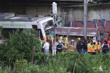 ஸ்பெயினில்  நேருக்கு நேர் மோதிய  ரயில்கள்