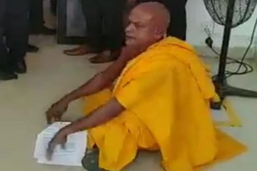 தேரரால் முடங்கிய  பட்டிப்பளை பிரதேச செயலக செயல்பாடுகள்!