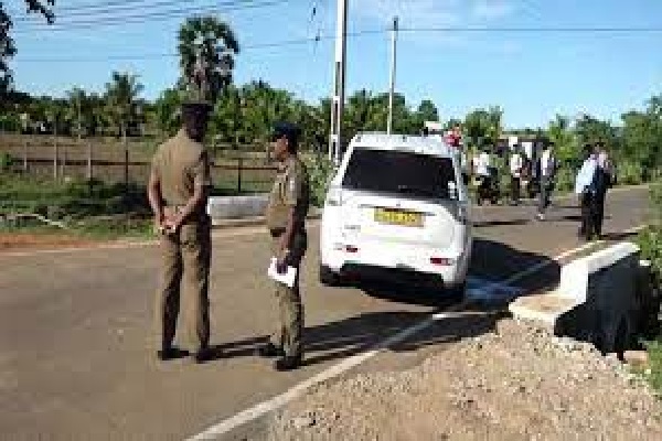 காவல்துறையினருக்கே தண்ணி காட்டிய மாணவிகள் -கொழும்பில் பரபரப்பு சம்பவம் | Colombo High School Female Arrested