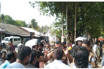 எரிபொருள் விநியோக அட்டை : எரிபொருள் நிரப்பு நிலையங்களில் ஏற்படும் குழப்பநிலை