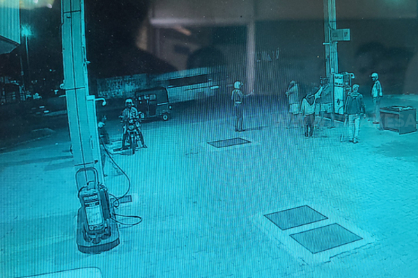 வவுனியா எரிபொருள் நிரப்பு நிலைய ஊழியர்கள் மீது தாக்குதல்: தொடரும் விசாரணை | Vavuniya Fuel Station Clash