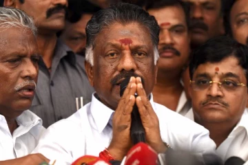 அதிமுக (ஓபிஎஸ்) என்ற பெயரில் போட்டியிட அனுமதிக்க வேண்டும் - ஓ.பன்னீர்செல்வம் மனு!