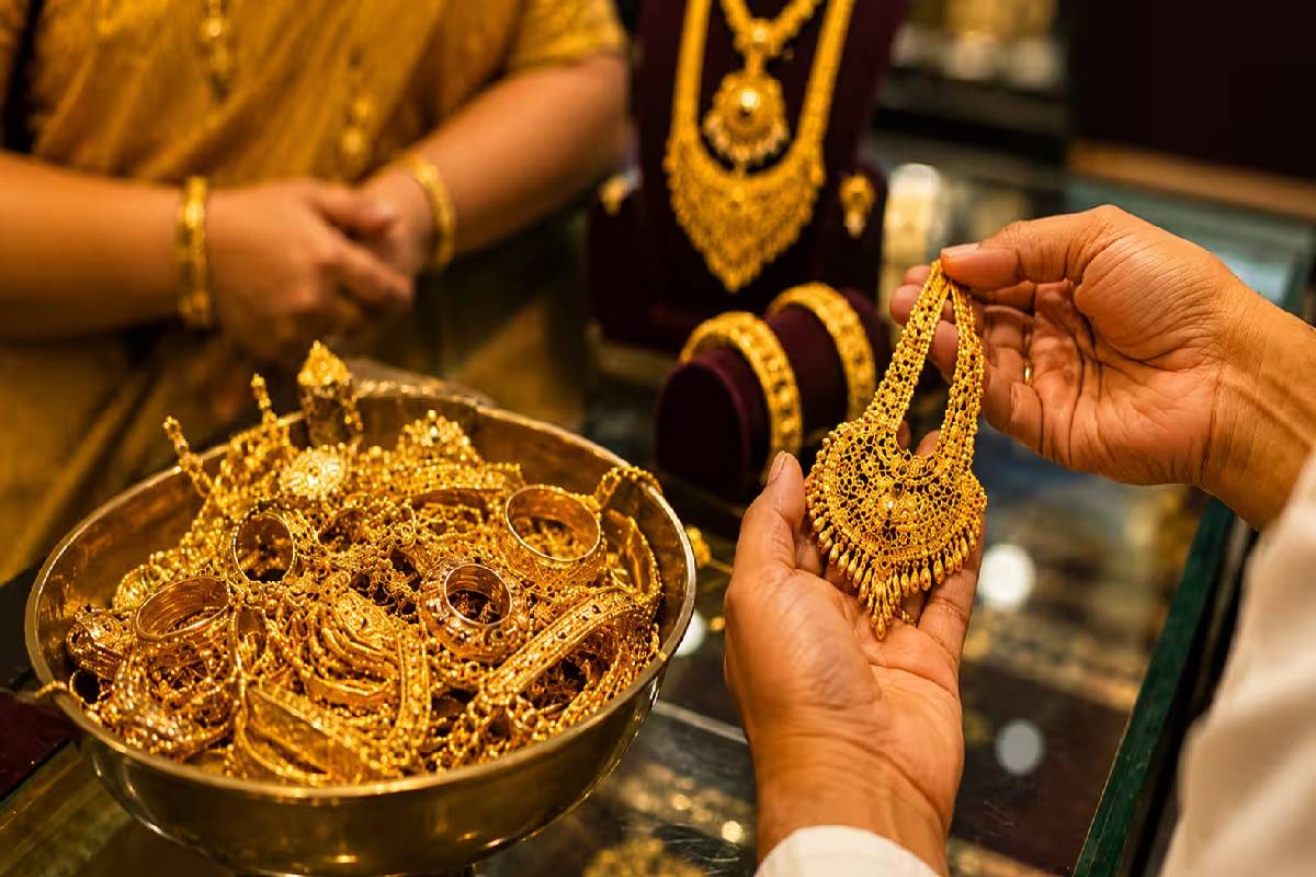 Gold Price Today August 5: தங்கம் மற்றும் வெள்ளி விலை நிலவரம் முழு விவரம் | Aug 5Th Gold Rate In Chenai Gold Price Today August 5: தங்கம் மற்றும் வெள்ளி விலை நிலவரம் முழு விவரம் | Aug 5Th Gold Rate In Chenai