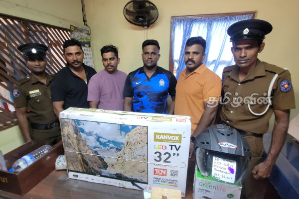 யாழில் திருட்டுச் சம்பவத்துடன் தொடர்புடைய இருவர் கைது | Two Arrested In Robbery Incident In Jaffna