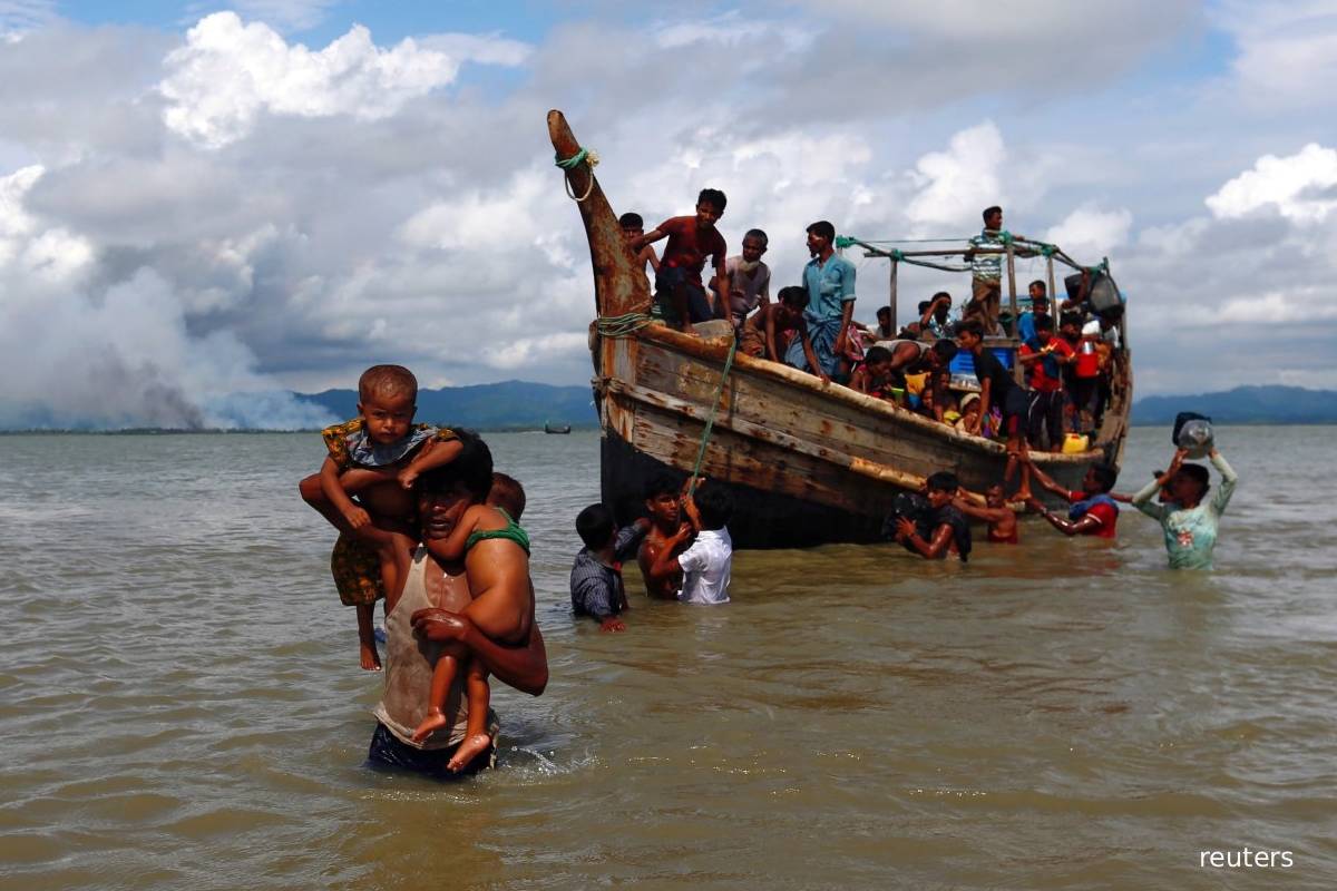 அந்தமான் கடலில் படகு கவிழ்ந்து விபத்து... சுமார் 250 அகதிகள் மாயம் | Andaman Sea Refugees Capsizes