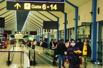 கும்பிட்டு கேட்கின்றேன் விமான நிலையங்களை இப்படி திறக்க வேண்டாம்! - பேராசிரியர் அர்ஜூன டி சில்வா