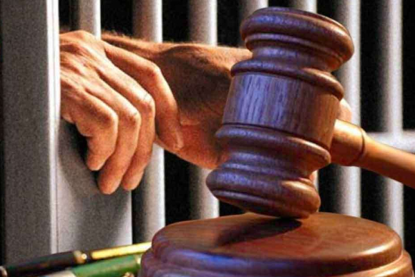 மதுவை இலஞ்சமாக பெற்ற அரச அதிகாரி கைது | Govrt Official Arrested Accepting Alcohol Bribe மதுவை இலஞ்சமாக பெற்ற அரச அதிகாரி கைது | Govrt Official Arrested Accepting Alcohol Bribe