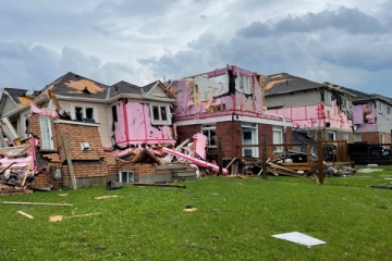 ரொறன்ரோவில்  ஏற்பட்ட பாரிய அனர்த்தம்: அதிர்ச்சியை ஏற்படுத்திய புகைப்படங்கள்