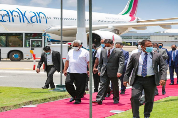 திடீர் பயணமாக வெளிநாடு புறப்பட்டார் கோட்டாபய! பொறுப்புக்களை கவனிக்கும் மகிந்த - ஐபிசி தமிழ்