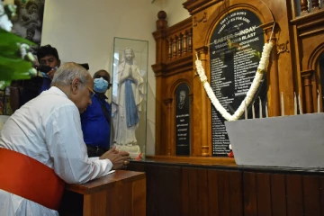 புனித அந்தோணியாரிடம் கர்தினால் மெல்கம் ரஞ்சித் ஆண்டகை ஜெபத்தின் மூலம் விண்ணப்பம்