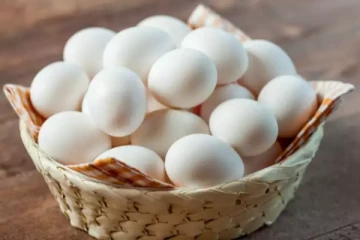 அமெரிக்காவில் உச்சத்தை தொட்ட முட்டை விலை! கனடாவிலிருந்து முட்டை கடத்தல் அதிகரிப்பு!