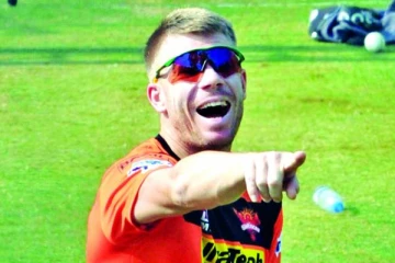 என்னபா வார்னர் செளக்கியமா ?  கலாய்த்த  சன் ரைசர்ஸ் .. பதிலடி கொடுத்த  வார்னர்