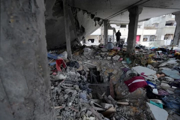 காசாவில் தொடரும் போர்க் கொடூரம் ; தவிக்கும் மக்கள்