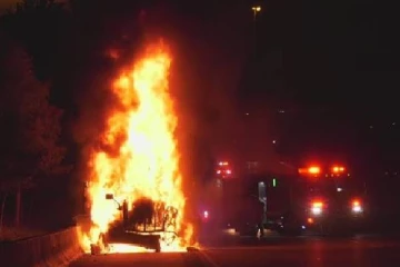 அமெரிக்காவில் இடம்பெற்ற பாரிய தீ விபத்து