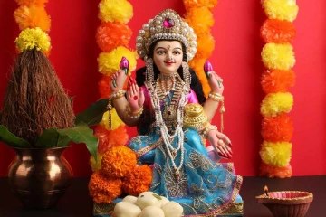 மகாலட்சுமி வீடு தேடி வரணுமா? இந்த செடிகளை வளர்க்க மறக்காதீர்கள்