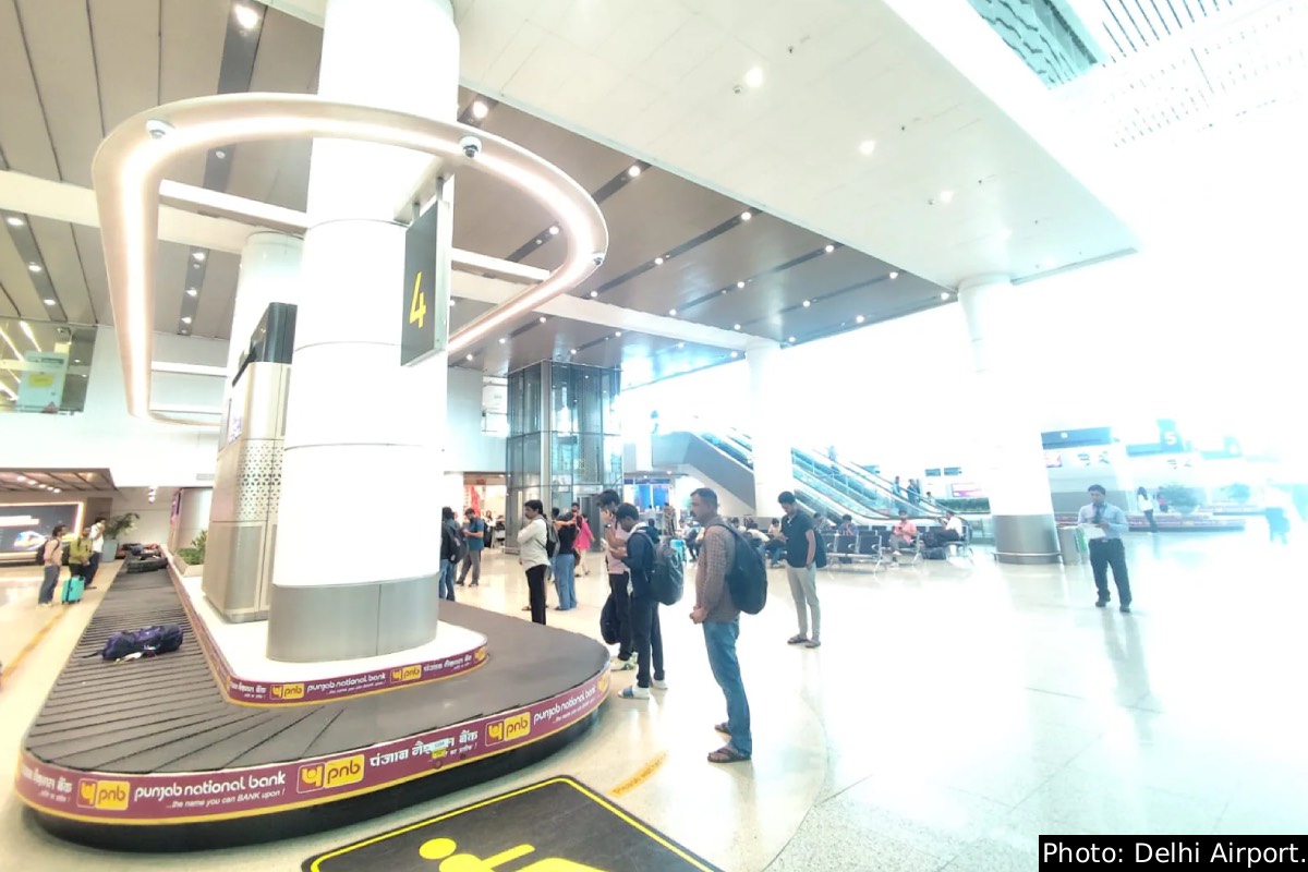 161 பயணிகளுடன் அவசரமாக தரையிறக்கப்பட்ட விமானம் | Indigo Flight Engine Failure Delhi Airport Sos