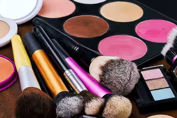 தடைசெய்யப்பட்ட காலாவதியான அழகுசாதனப் பொருட்கள் ; மக்களே அவதானம் | Prohibited Expired Cosmetics Minuwangoda Colombo