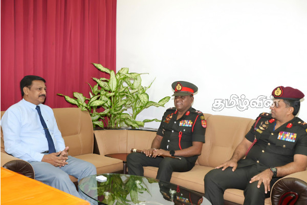 படையினரின் வசமுள்ள காணிகளை விடுவிப்பது தொடர்பாக கலந்துரையாடல்! | Meet Lands Held By Soldiers In Jaffna Kilinochchi படையினரின் வசமுள்ள காணிகளை விடுவிப்பது தொடர்பாக கலந்துரையாடல்! | Meet Lands Held By Soldiers In Jaffna Kilinochchi