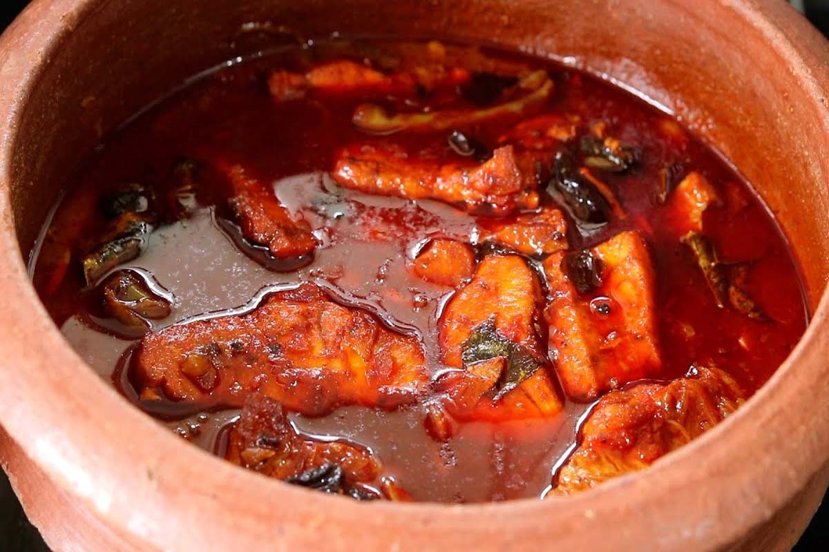 கேரளா ஸ்டைலில் தேங்காய் மீன் குழம்பு... வெறும் 10 நிமிடம் போதுமாம் | Kerala Style Coconut Fish Curry கேரளா ஸ்டைலில் தேங்காய் மீன் குழம்பு... வெறும் 10 நிமிடம் போதுமாம் | Kerala Style Coconut Fish Curry