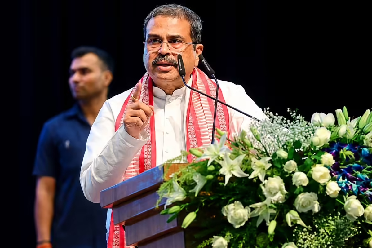 மாணவர் போராட்டம் மாபெரும் வெற்றி; மத்திய அமைச்சர் தர்மேந்திர பிரதான் ராஜினாமா! | Neetissue Union Minister Dharmendra Pradhan Resign மாணவர் போராட்டம் மாபெரும் வெற்றி; மத்திய அமைச்சர் தர்மேந்திர பிரதான் ராஜினாமா! | Neetissue Union Minister Dharmendra Pradhan Resign