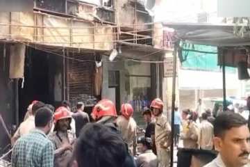 இந்தியாவை உலுக்கிய தீ விபத்து ; டெல்லியில் 21 பேர் உயிரிழப்பு