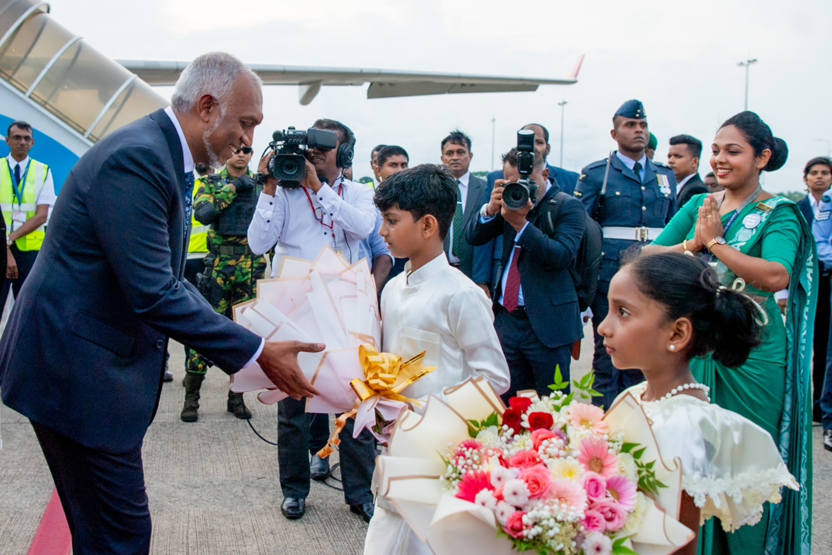 இலங்கையை வந்தடைந்தார் மாலைதீவு ஜனாதிபதி | Maldives President Mohamed Muizzu Arrive Sri Lanka
