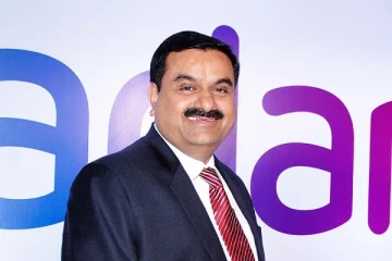 ஒரே நாளில் ரூ.54,000 கோடி சொத்து அதிகரிப்பு., உலக கோடீஸ்வரர்கள் பட்டியலில் டாப்-20க்குள் நுழைந்த அதானி