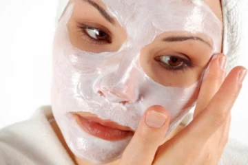 பாலாடைப் போல் முகம் பளபளக்கணுமா...அப்போ இதை ட்ரை பண்ணுங்க