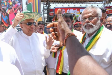 ரணில் யாழில் முன்வைத்த வாக்குறுதிகளுக்கு நானே பொறுப்பு: டக்ளஸ் திட்டவட்டம்