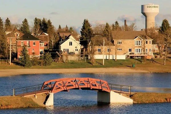 கனடாவில் 10 டொலருக்கு ஒரு துண்டு காணி? | Small Ontario Town To Sell Off Plots