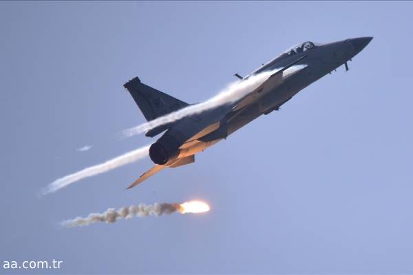 pakistan airstrike on afghanistan 17 killed