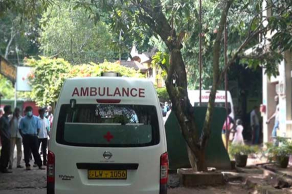 இரு குழுக்களுக்கு இடையில் கடும் மோதல் -கொடூரமாக கொலை செய்யப்பட்ட இளைஞன் | Two Groups Fight Boy Killed In Matala Yesterday